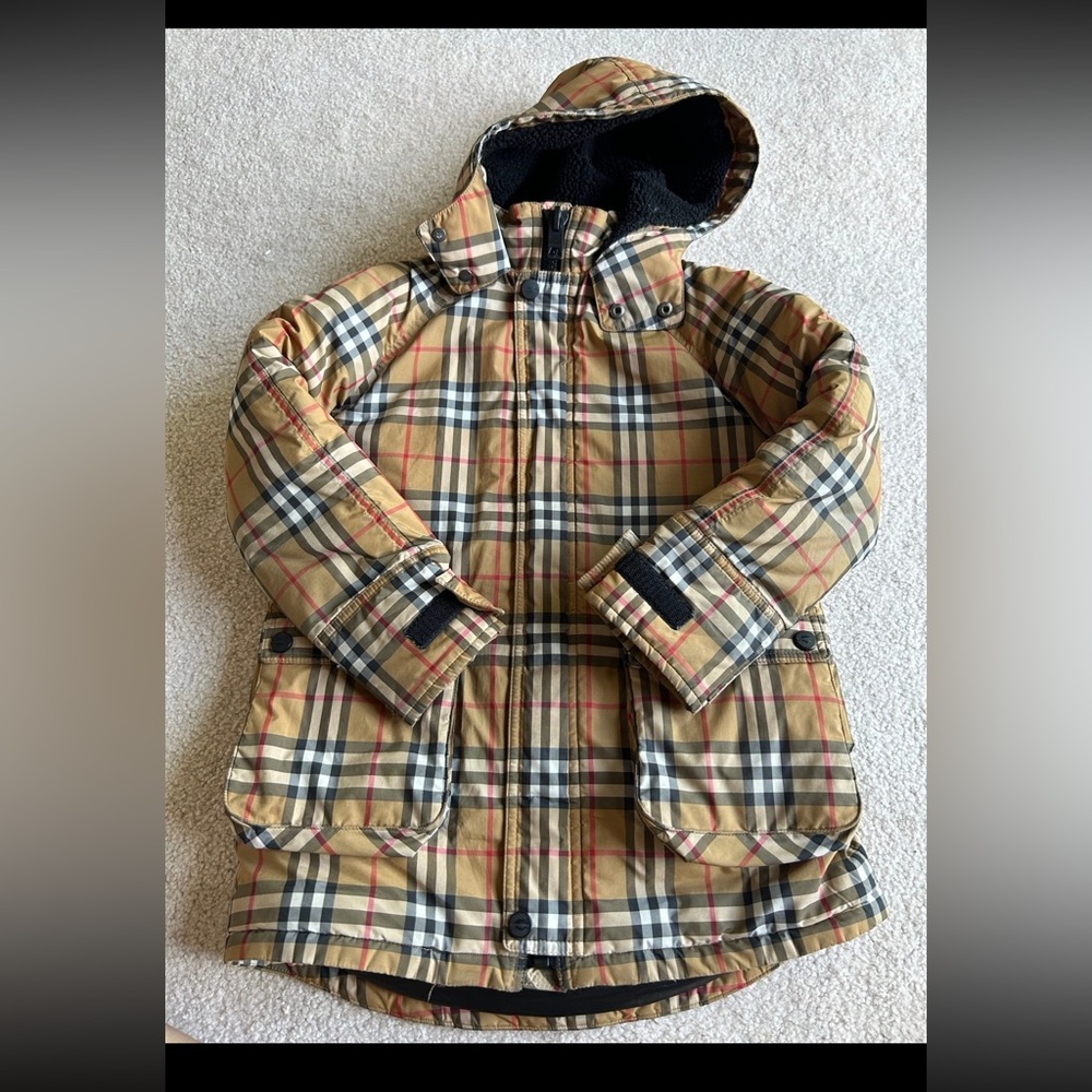 Burberry kid coat 8
